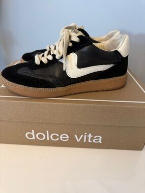 Dolce Vita Notice Black Suede Size 5